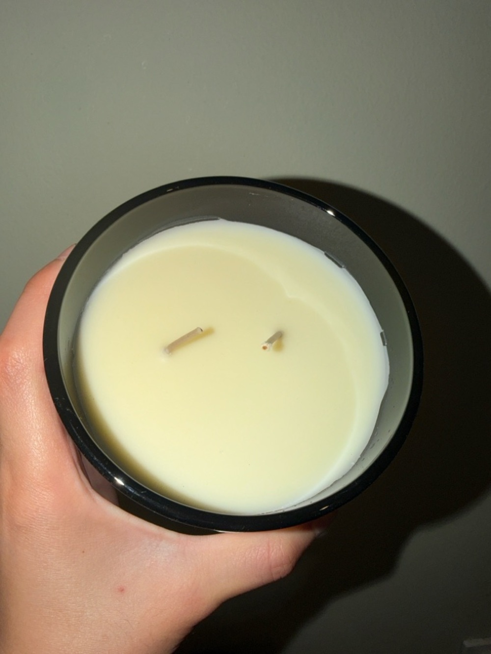 SAND + FOG Skeleton Bones Scented Candle - Black & Gold - Picture 4 of 6